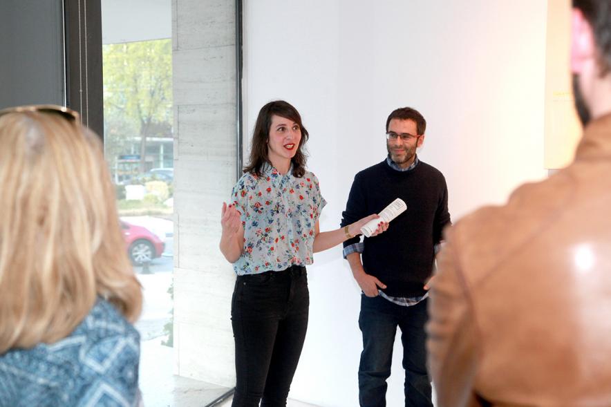 Inauguración Exposición "Sinestesia" de Virginia Rivas en el C.C. Anabel Segura - La autora con su obra.