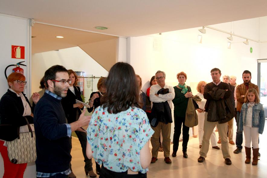 Inauguración Exposición "Sinestesia" de Virginia Rivas en el C.C. Anabel Segura - El público, la autora y el comisario.