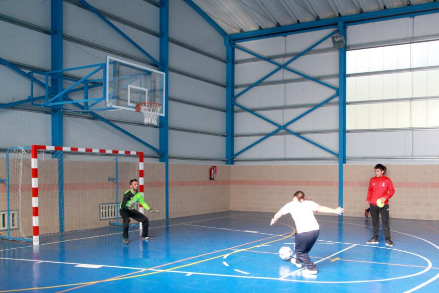 Presentación Escuela de Deportes Special Olympics - Imagen de un momento de un partido de futbol sala.