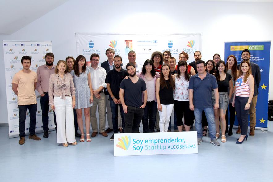Presentación de Empresas Aceleradas por el Programa StartUp Alcobendas - Posado de todos los emprendedores.