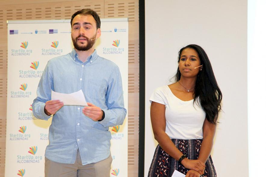 Selección de Proyectos Vª Edición StartUp Alcobendas - Imagen de uno de los ponentes dirigiéndose al público asistente.