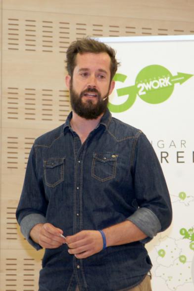 Selección de Proyectos Vª Edición StartUp Alcobendas - Imagen de uno de los ponentes dirigiéndose al público asistente.