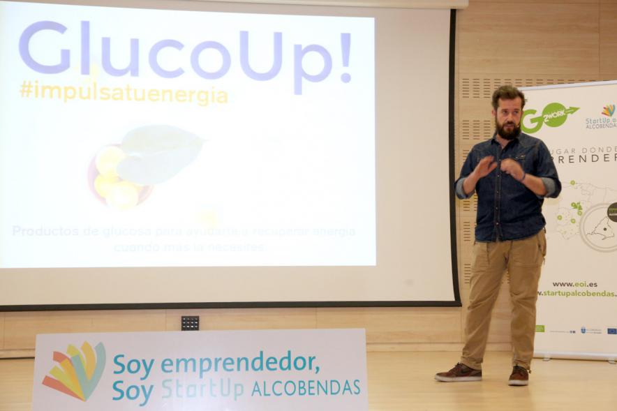 Selección de Proyectos Vª Edición StartUp Alcobendas - Imagen de uno de los ponentes dirigiéndose al público asistente.