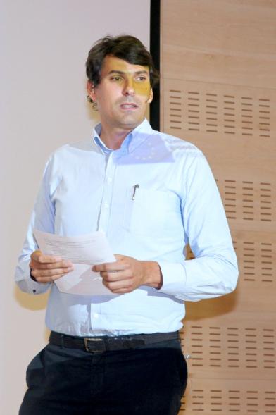 Selección de Proyectos Vª Edición StartUp Alcobendas - Imagen de uno de los ponentes dirigiéndose al público asistente.