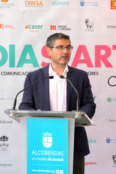 Alcalde Sánchez Acera durante discurso