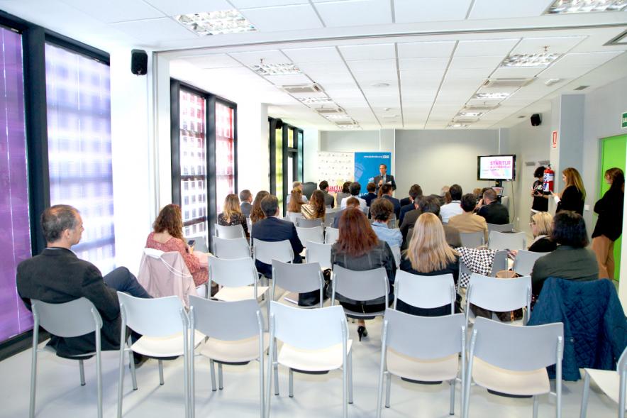 Ponente y asistentes. Start Up Alcobendas Summit.