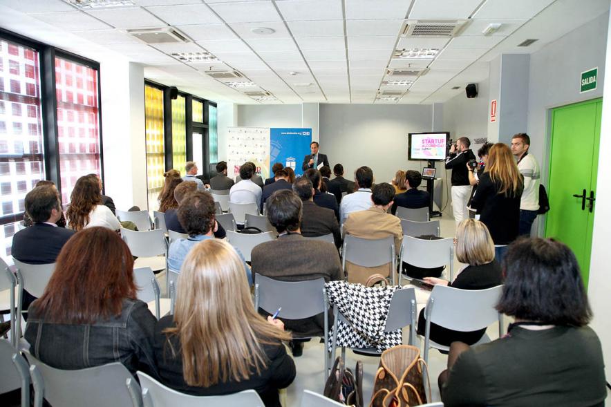 Ponente y asistentes. Start Up Alcobendas Summit.