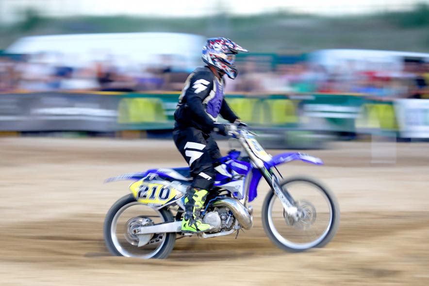 Open SMX Supermotocross - Imagen de un momento del Supermotocross, una moto en un lance de carrera.