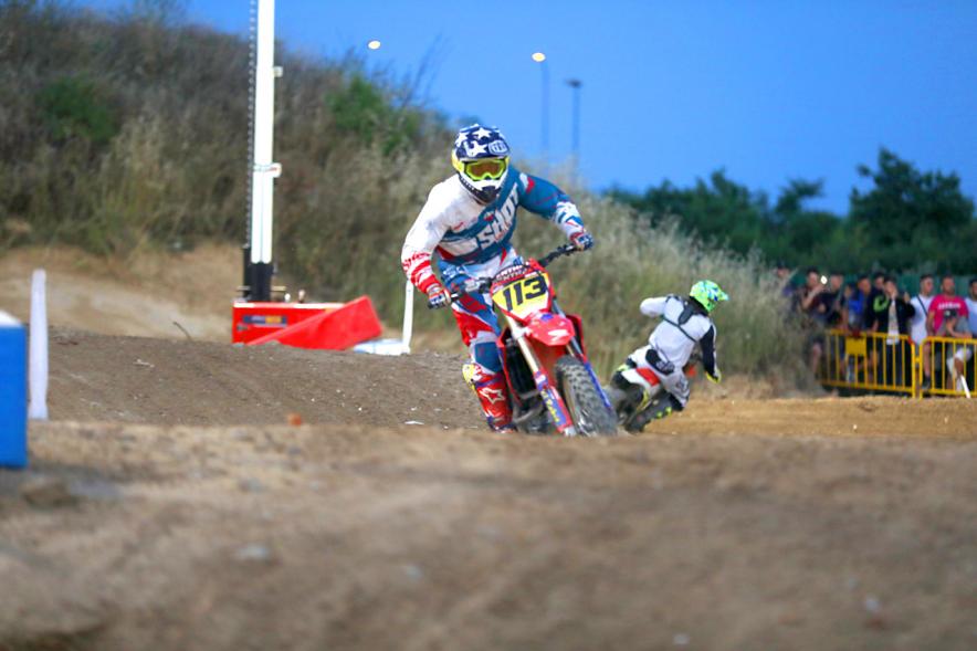 Open SMX Supermotocross - Imagen de motoristas en un momento de la carrera.