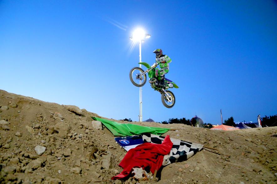 Open SMX Supermotocross -  Imagen de un momento del Supermotocross, salto de una moto.