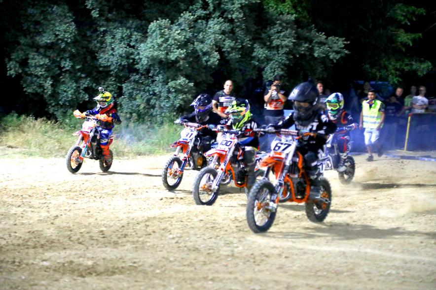 Open SMX Supermotocross - Imagen de motoristas en un momento de la carrera.