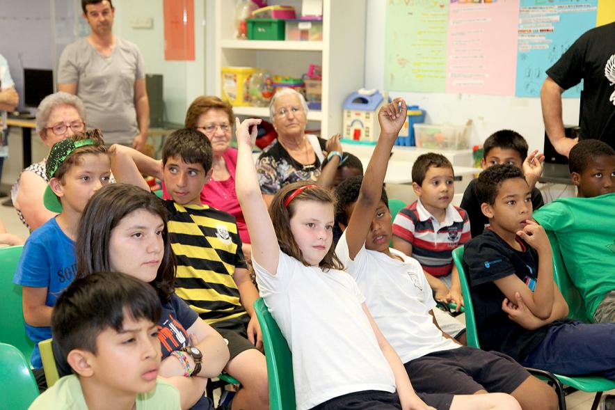 Charla y Taller sobre Maltrato a Mayores en Casa de las Asociaciones - Los niños del taller.