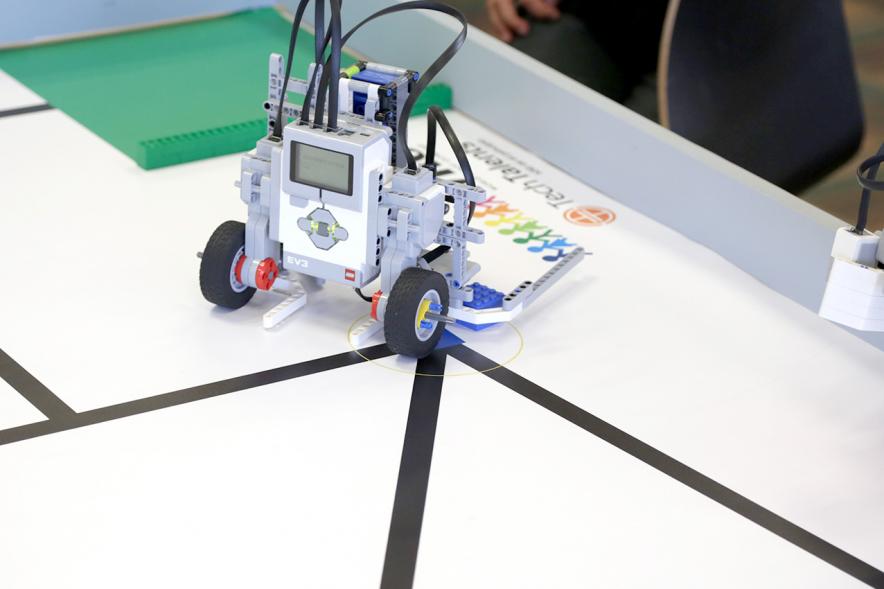 World Robot Olympiad Techtalents - Modelo de robotica.