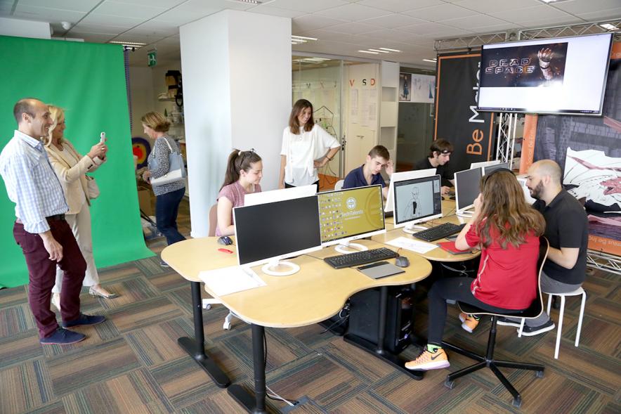 World Robot Olympiad Techtalents -  Los monitores y participantes.