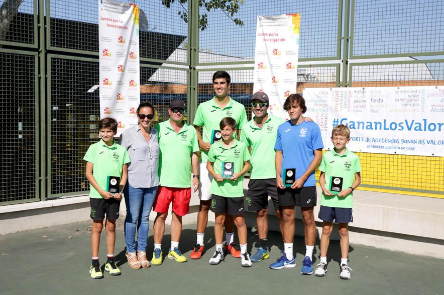  Concejal Cristina Martínez, autoridades y jugadores premiados. Torneo Benéfico CRIS contra el Cáncer – 2019