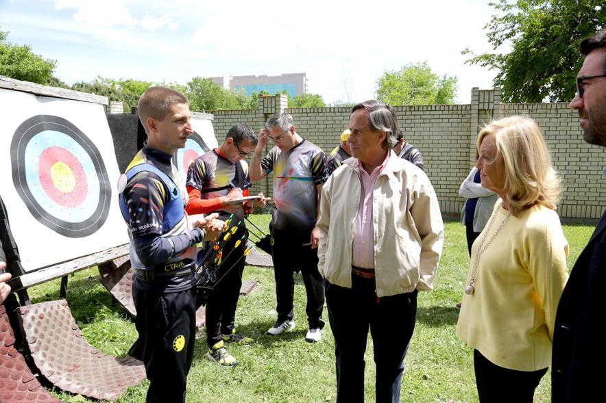 Miembros del consistorio con participantes