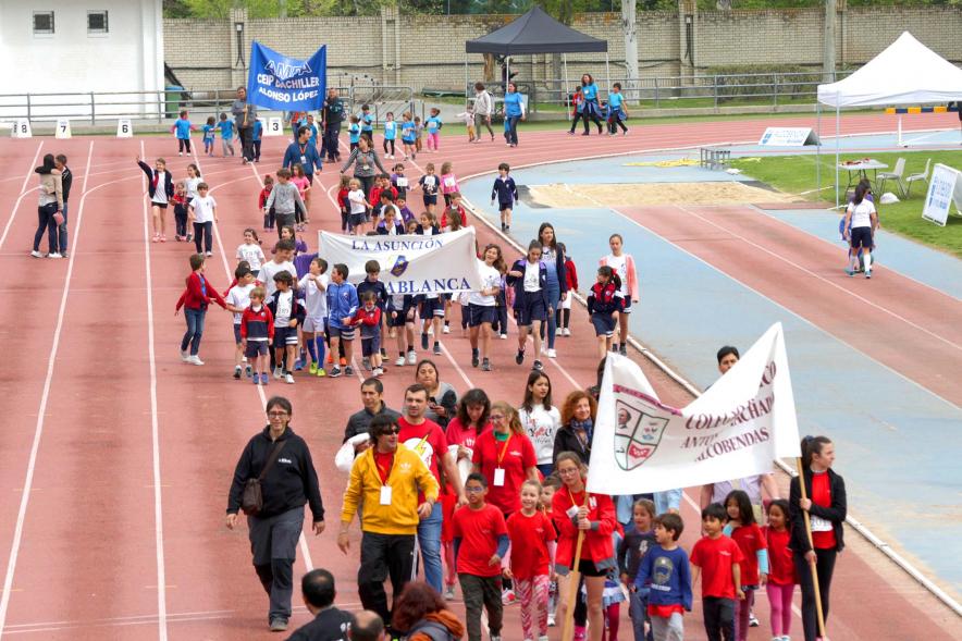 Torneo Intercentros 2018 - Imagen del desfile de los diferentes equipos que participan en el torneo.