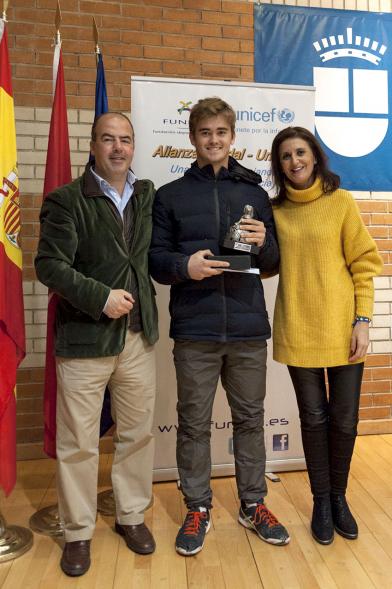 Torneo de Tenis La Menina 2017 - Las autoridades con galardonado.