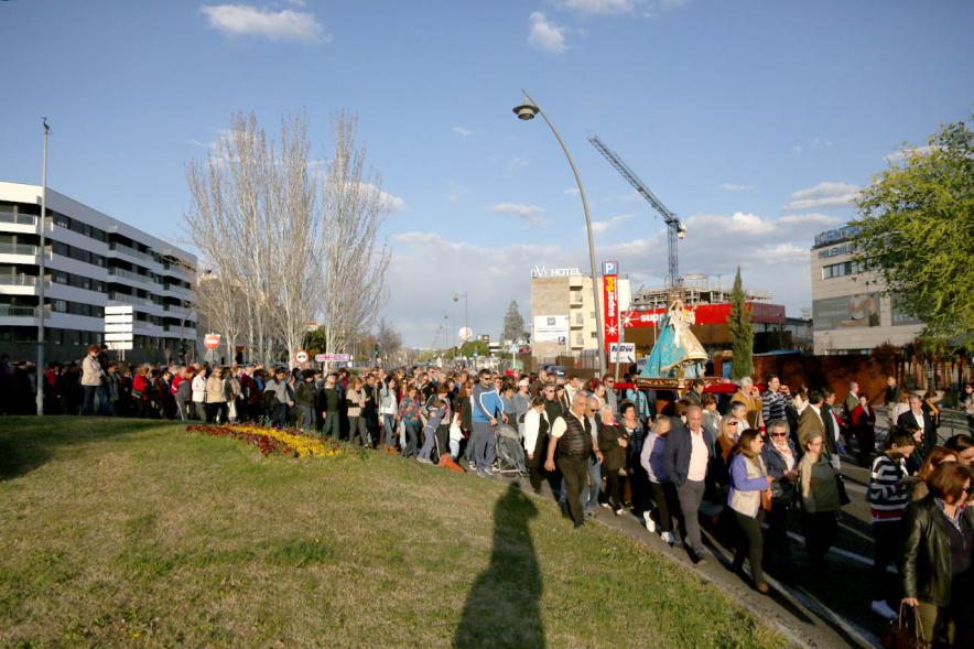 Asistentes en el traslado de la Virgen de la Paz a la Ermita -2019
