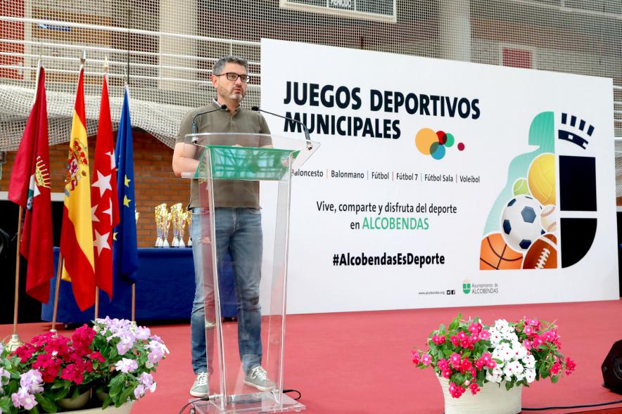 Entrega de Trofeos de Competiciones Locales - Primer plano del alcalde Sánchez Acera durante su discurso.