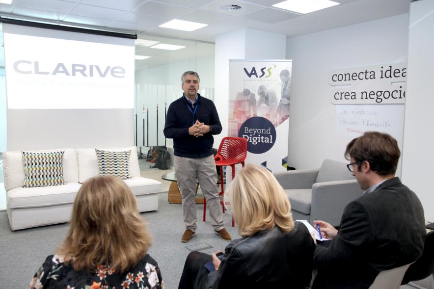 Inauguración Espacio Aceleración VASS - Las autoridades y el coordinador.