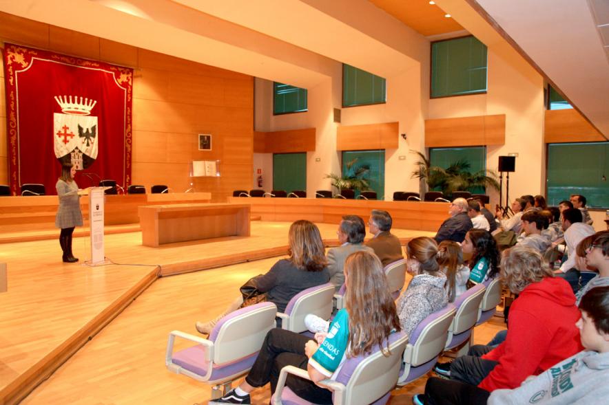 Concejala Maria Espin .  Recepción del Equipo de Baloncesto Valcude por el Campeonato de España. 2019