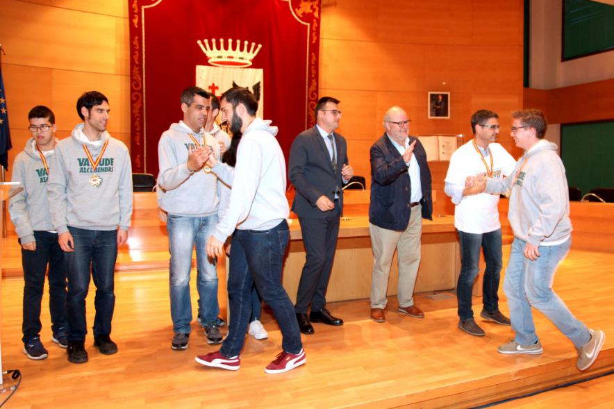 Equipo y Autoridades. Recepción del Equipo de Baloncesto Valcude por el Campeonato de España. 2019