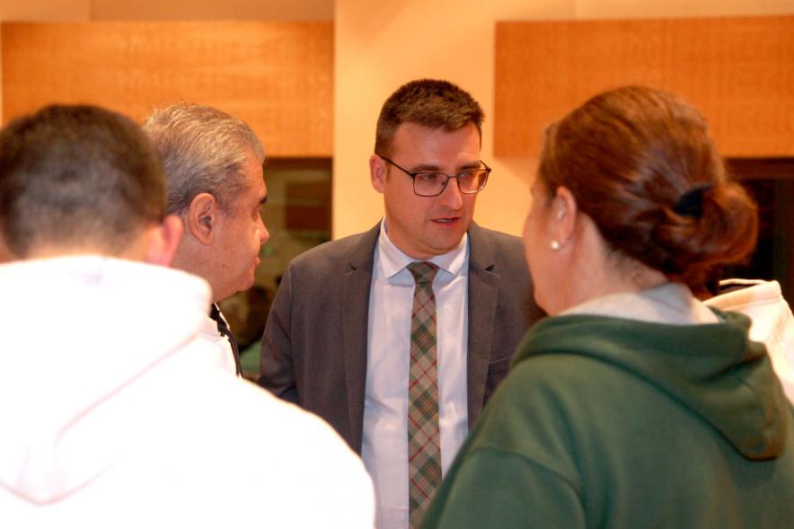 Concejal Miguel Angel Arranz y participantes . . Recepción del Equipo de Baloncesto Valcude por el Campeonato de España. 2019