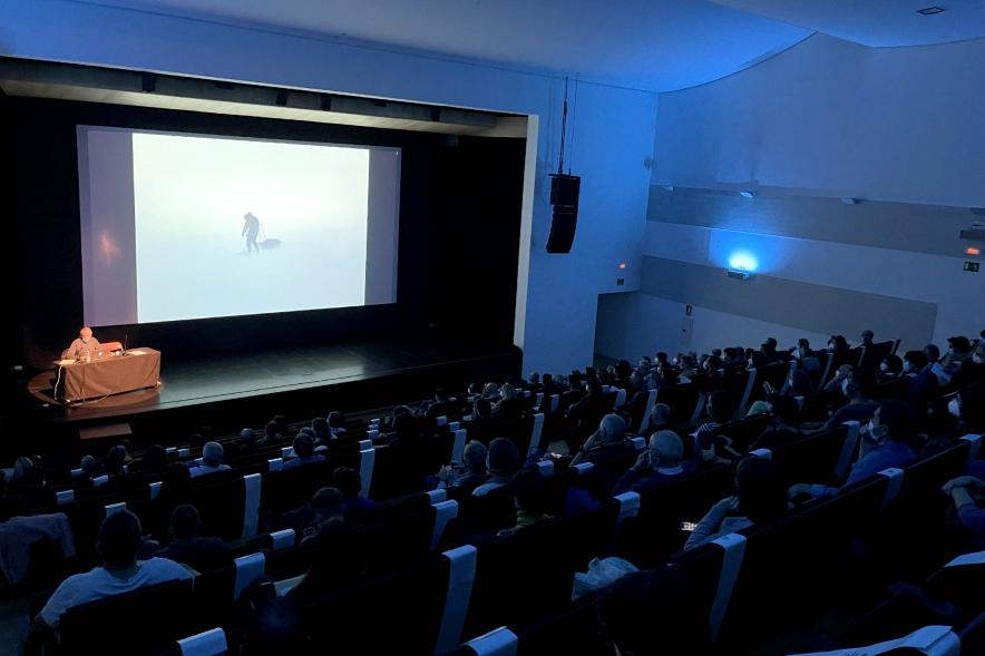 Javier Vallhonrat, fotógrafo y asistentes. 