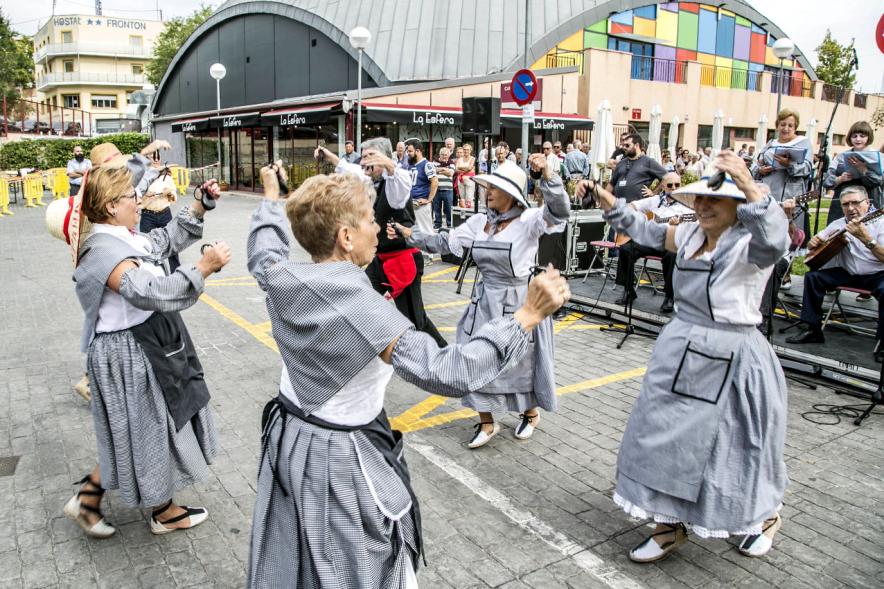 Fiesta de la Vendimia y Reparto de Migas Casa de Castilla la Mancha 2017 - Baile de las vendimiadoras.