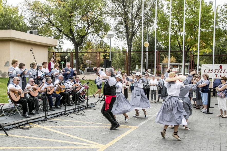 Fiesta de la Vendimia y Reparto de Migas Casa de Castilla la Mancha 2017 - Baile de los vendimiadores.