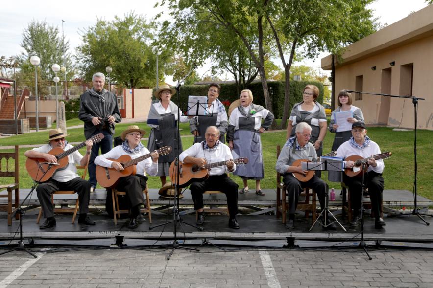 Pisada de la Uva en la Fiesta de la Vendimia de la Casa de Castilla La Mancha -  Grupo musical.