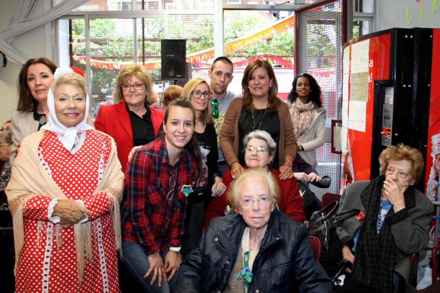 Participantes en la verbena