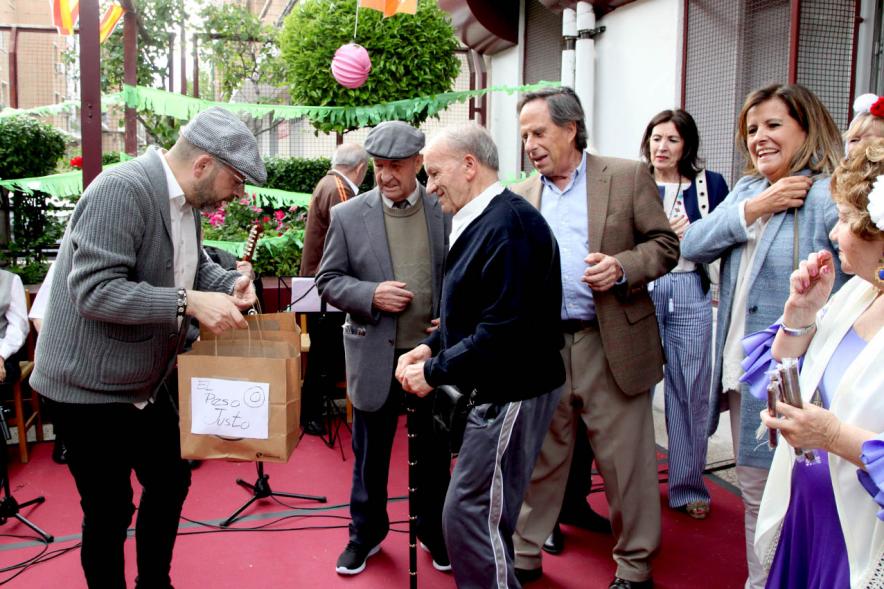 Repartiendo los premios