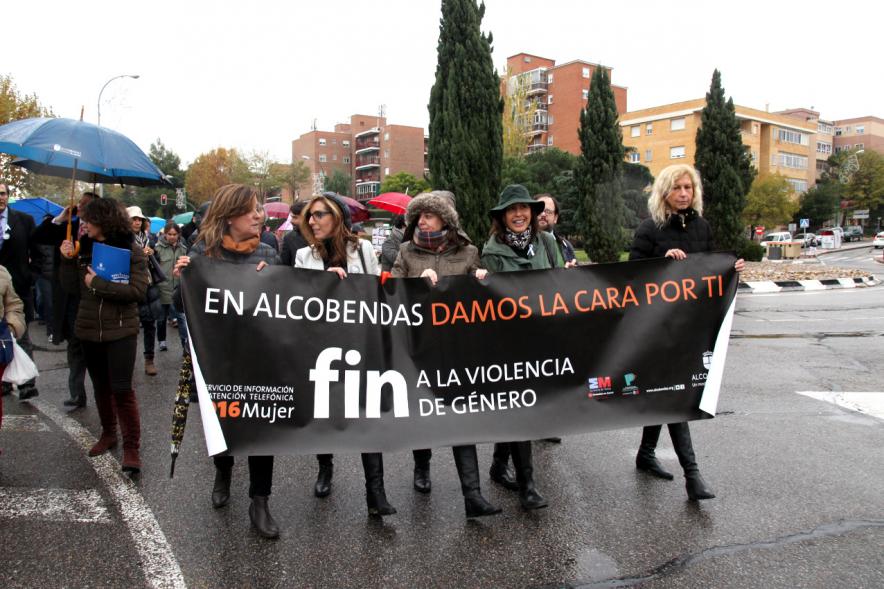 Lectura de Manifiesto Institucional conta la Violencia de Género y Marcha Silenciosa - Cabecera de la marcha.
