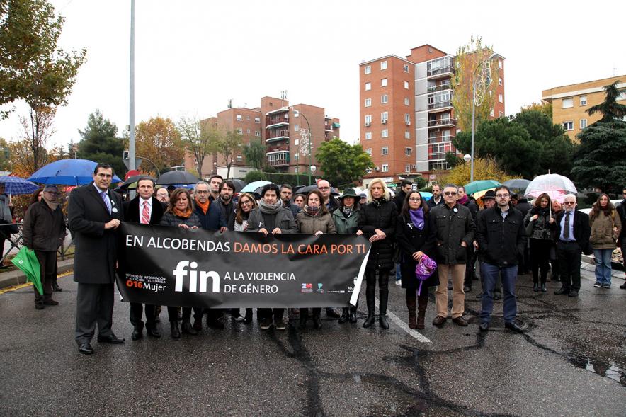 Lectura de Manifiesto Institucional conta la Violencia de Género y Marcha Silenciosa -   Cabecera de la marcha.