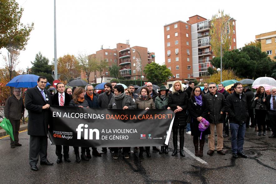 Lectura de Manifiesto Institucional conta la Violencia de Género y Marcha Silenciosa -  Cabecera de la marcha.