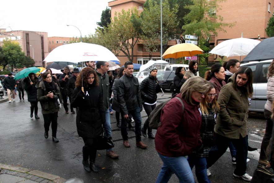 Lectura de Manifiesto Institucional conta la Violencia de Género y Marcha Silenciosa - Asistentes a la marcha.