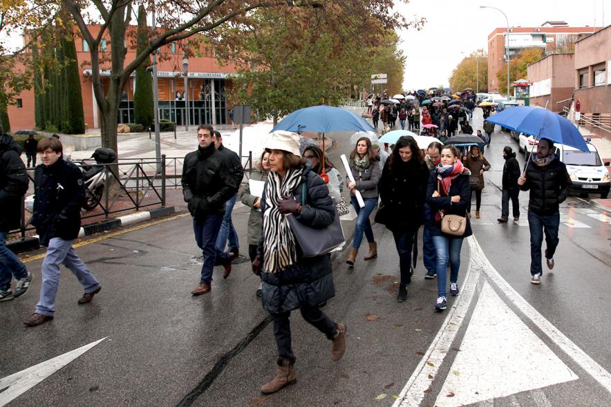 Lectura de Manifiesto Institucional conta la Violencia de Género y Marcha Silenciosa - Asistentes a la marcha.