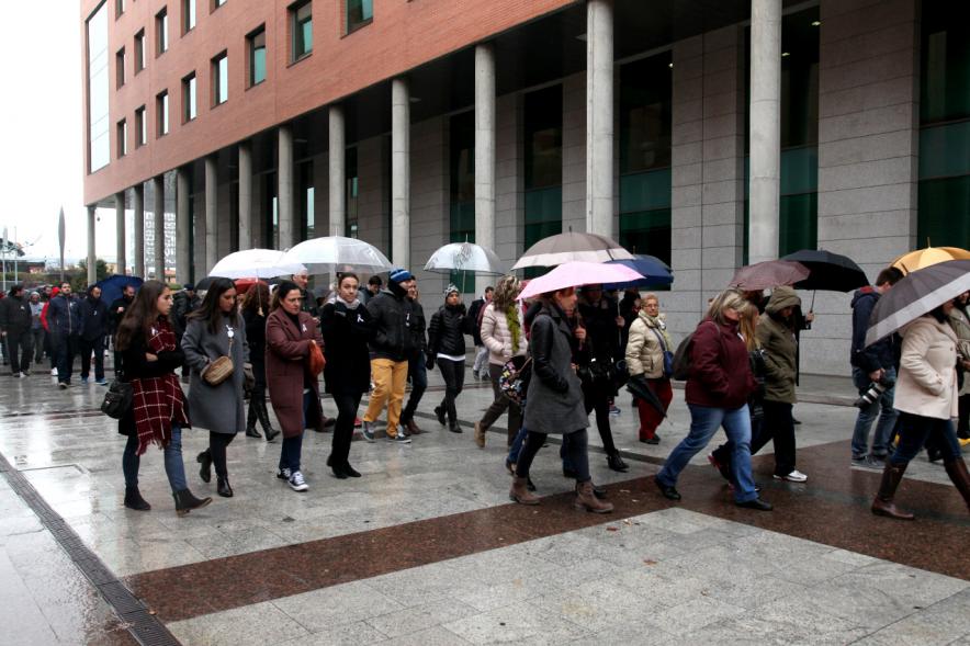 Lectura de Manifiesto Institucional conta la Violencia de Género y Marcha Silenciosa - Asistentes a la marcha.  