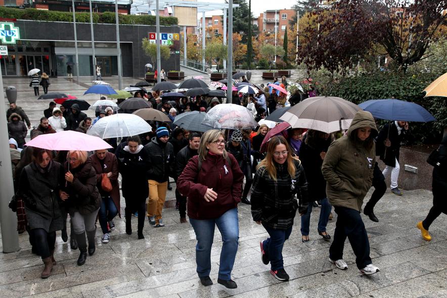 Lectura de Manifiesto Institucional conta la Violencia de Género y Marcha Silenciosa -  Asistentes  a la marcha.