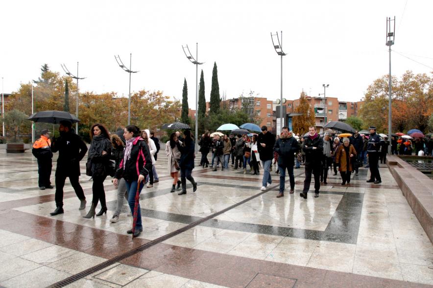 Lectura de Manifiesto Institucional conta la Violencia de Género y Marcha Silenciosa -  Asistentes  a la marcha. 