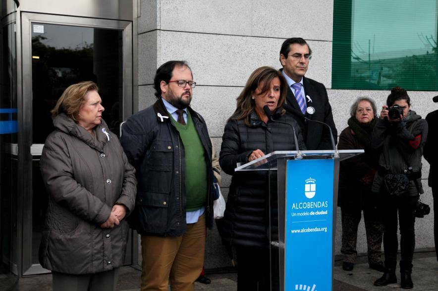 Lectura de Manifiesto Institucional conta la Violencia de Género y Marcha Silenciosa - Lectura del manifiesto.