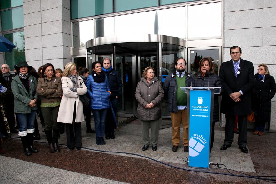 Lectura de Manifiesto Institucional conta la Violencia de Género y Marcha Silencios Lectura del manifiesto.