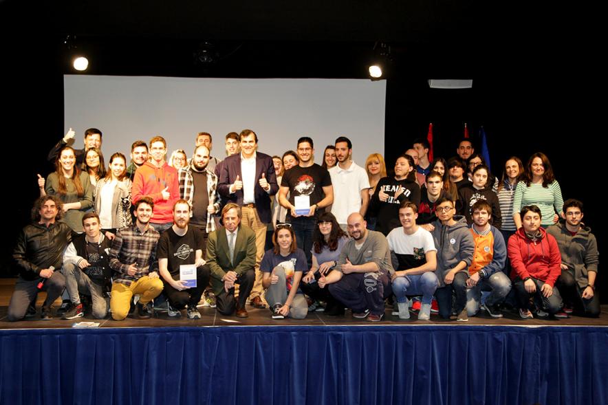 Visita al CIFP José Luis Garci - Imagen de todos los participantes y asistentes juntos.