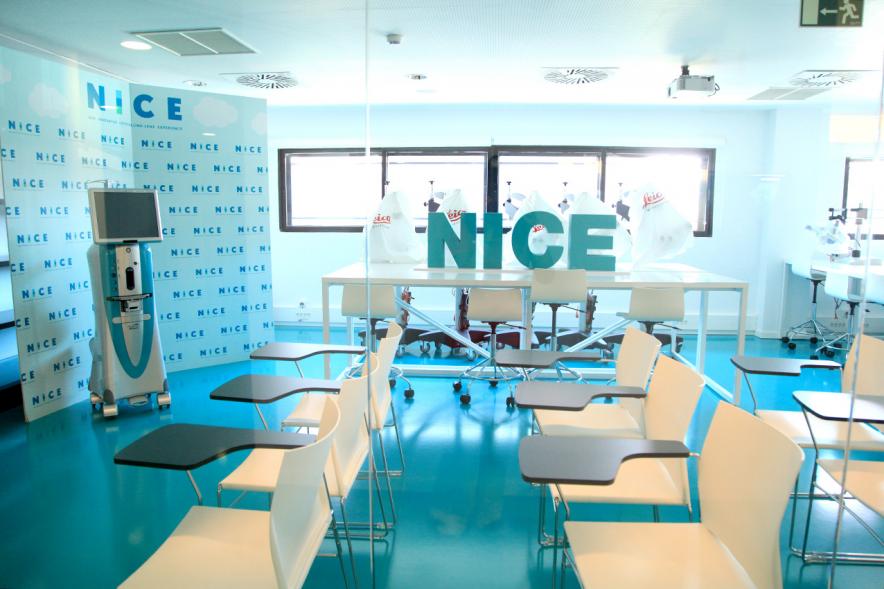 Visita a Bausch + Lomb - Imagen de la empresa.