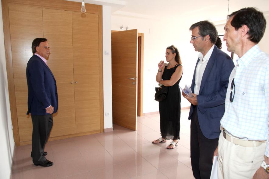 Visita a Viviendas Calle Real Vieja y Calle Empecinado - Visita del alcalde a las viviendas.
