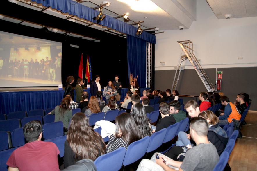 Visita al CIFP José Luis Garci - Imagen vista general del público asistente.
