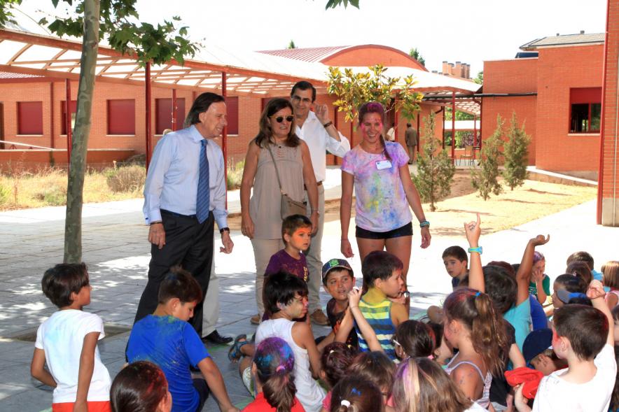 Niños charlan con delegación municipal
