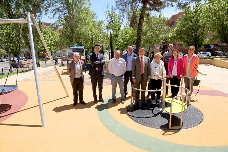 Alcalde Ignacio de Vinuesa y autoridades visitando las instalaciones del Parque de Canarias. 